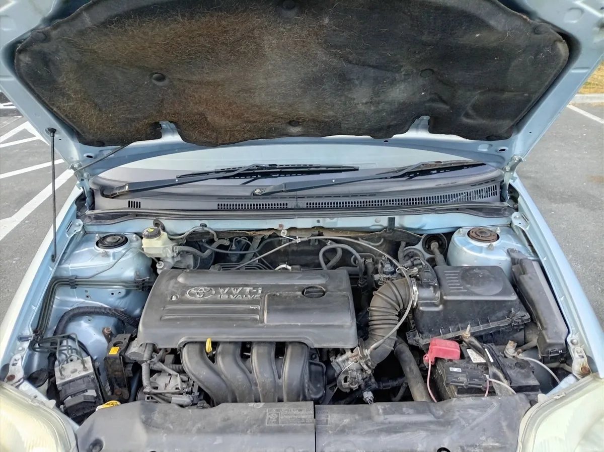 Toyota Corolla 2006 - Image 2