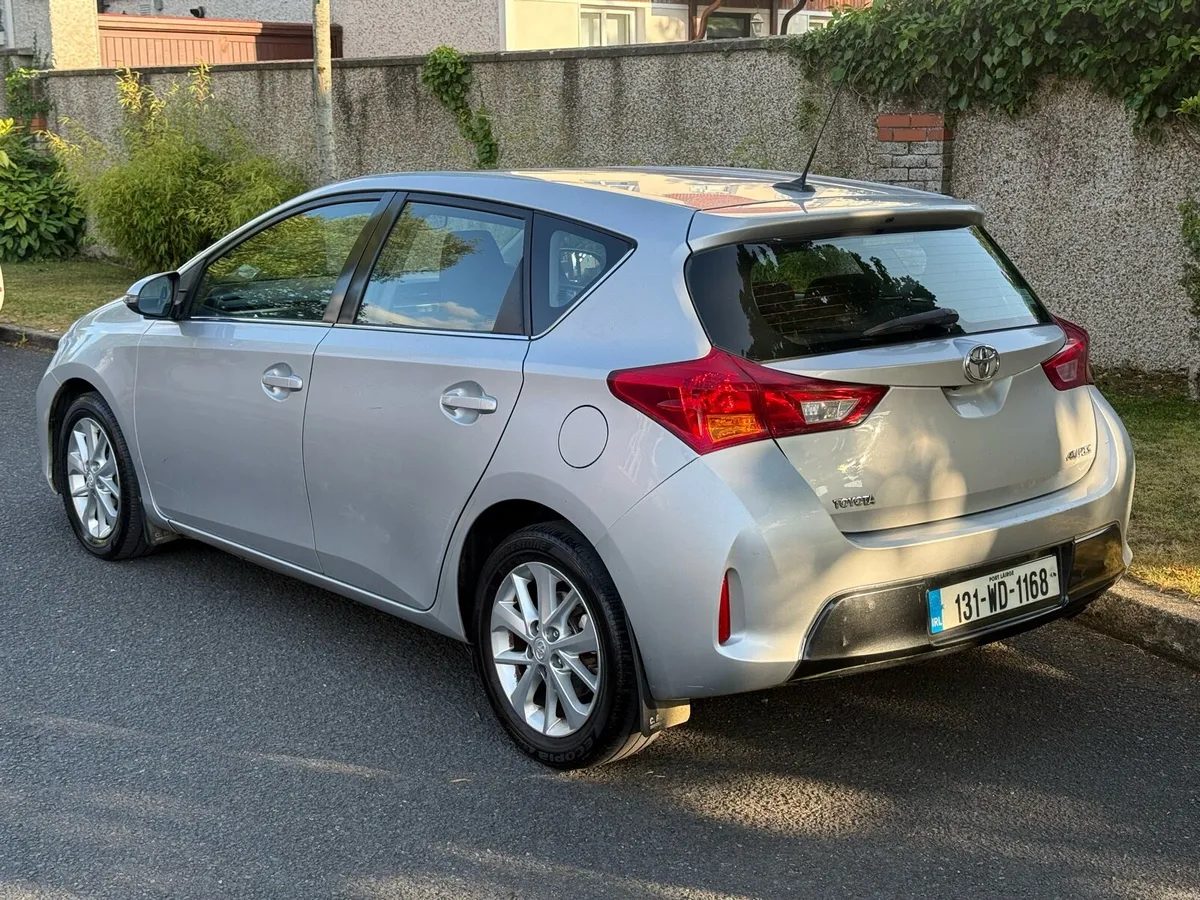 131 Toyota Auris 1.33 petrol NEW NCT 09/27 - Image 3