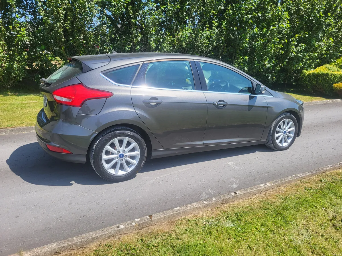 Ford Focus  1.6 Diesel   2017 - Image 2
