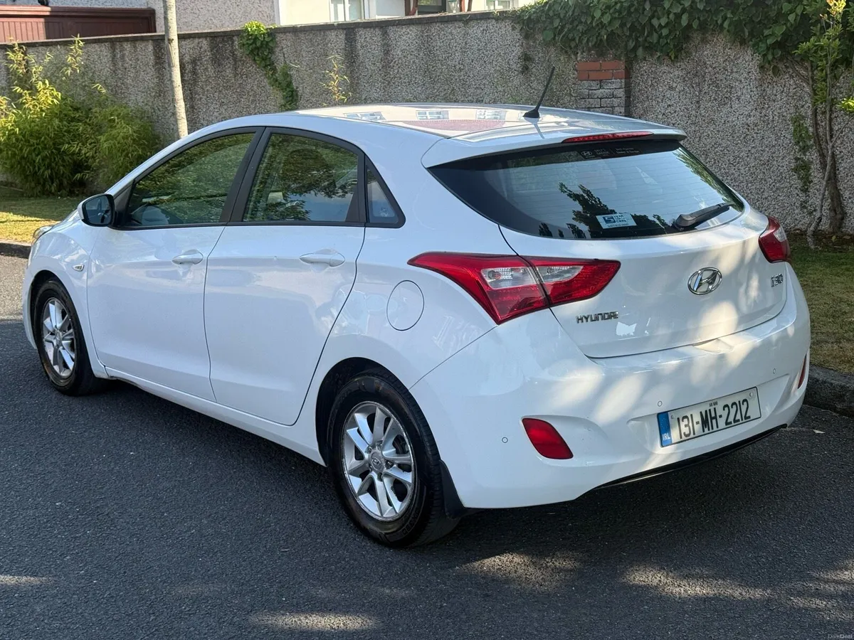 131 Hyundai Deluxe i30 NEW NCT 07/27 - Image 3