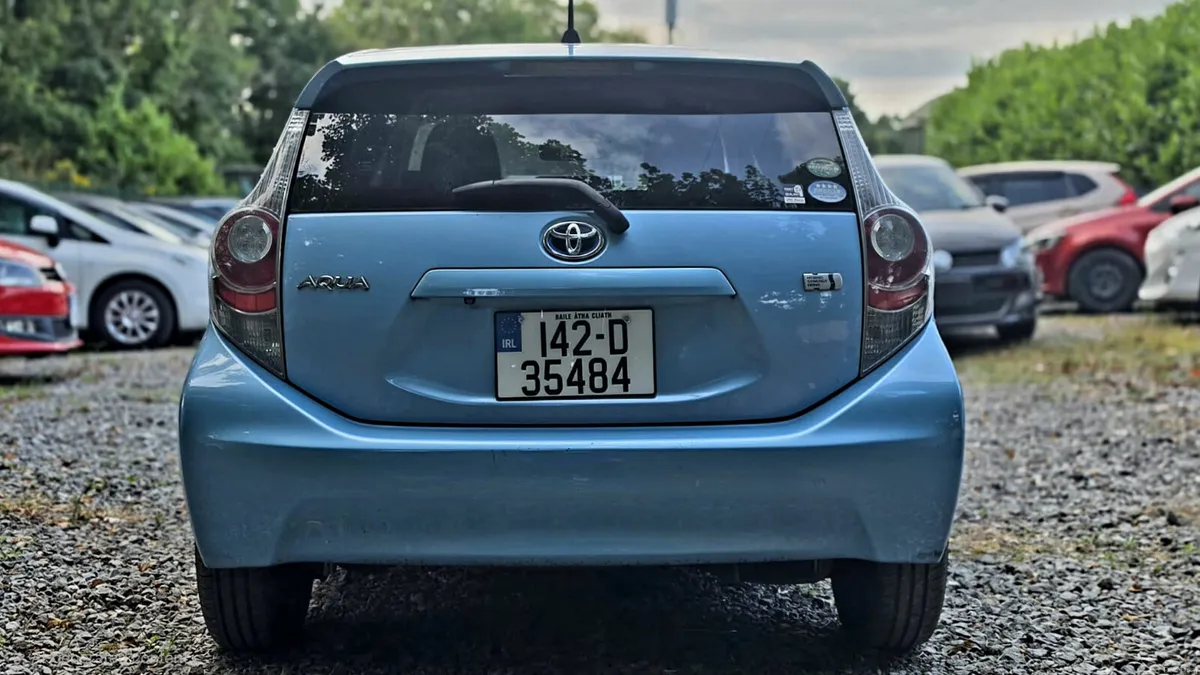 Toyota Aqua 2014 - Image 4