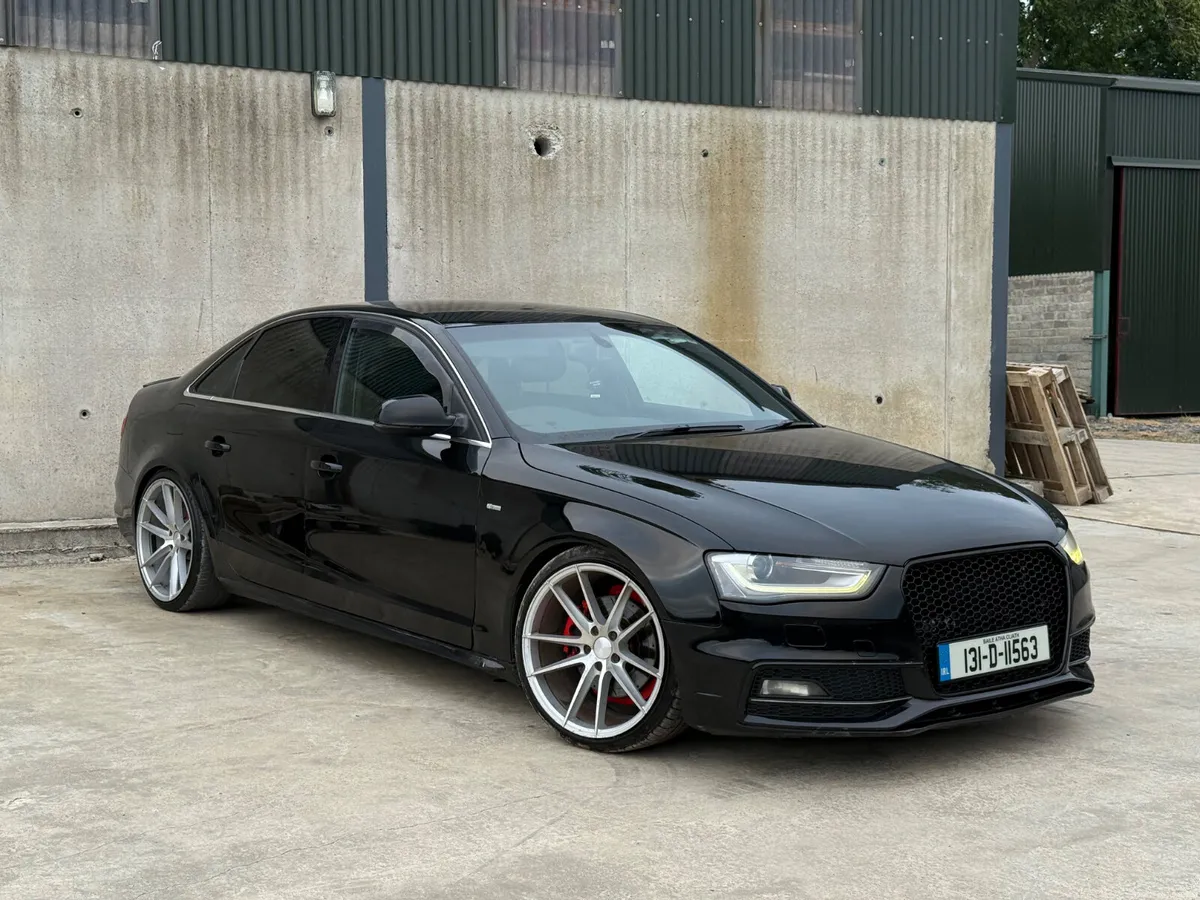 Audi A4 2013 - Image 2
