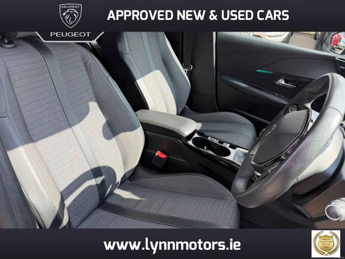 Peugeot 208 ALLURE 1.2 100 6.3 4DR - Image 6