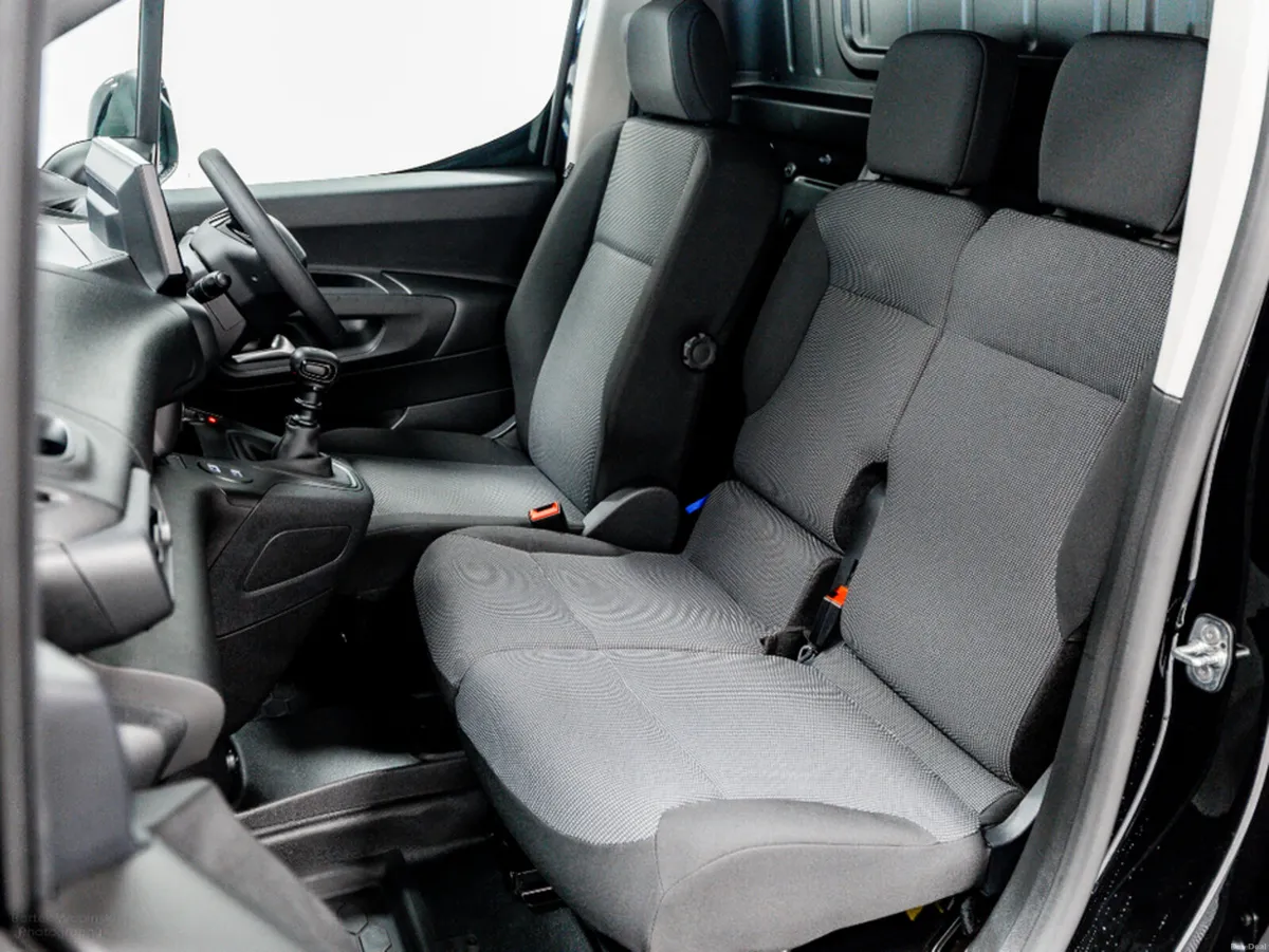 Peugeot Partner Pro Premium 1.5 Diesel 100HP 1000K - Image 6