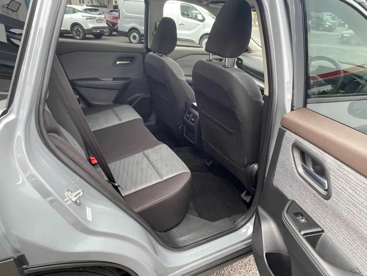 Nissan X-Trail EP SV PREMIUM 5 SEAT 5DR AUTO - Image 6