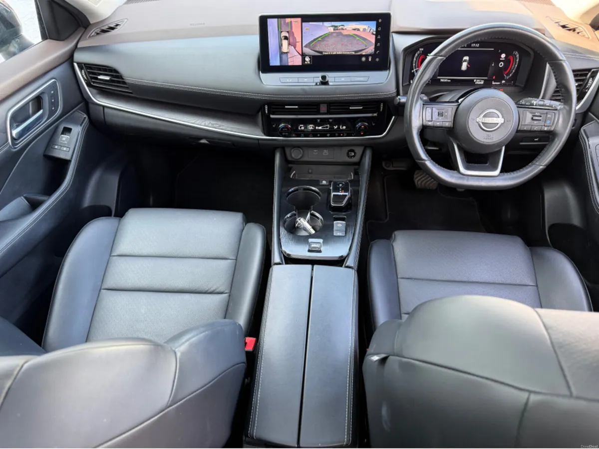 Nissan X-Trail Hybrid Auto SVE 2Tone - Image 3