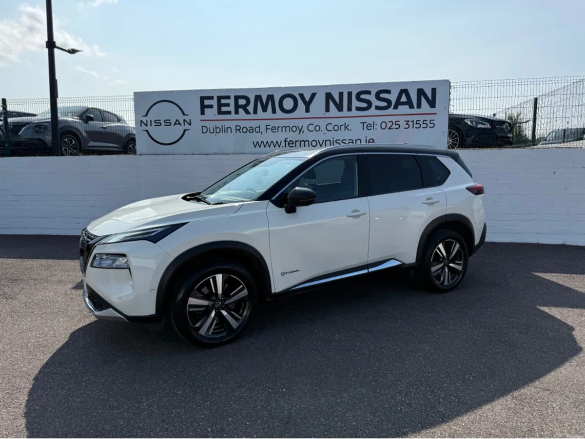 Nissan X-Trail Hybrid Auto SVE 2Tone - Image 5