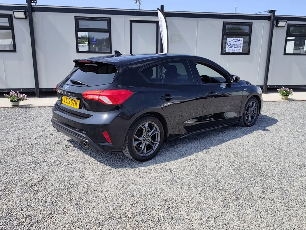 Ford Focus ST-LINE TDCI - Image 2