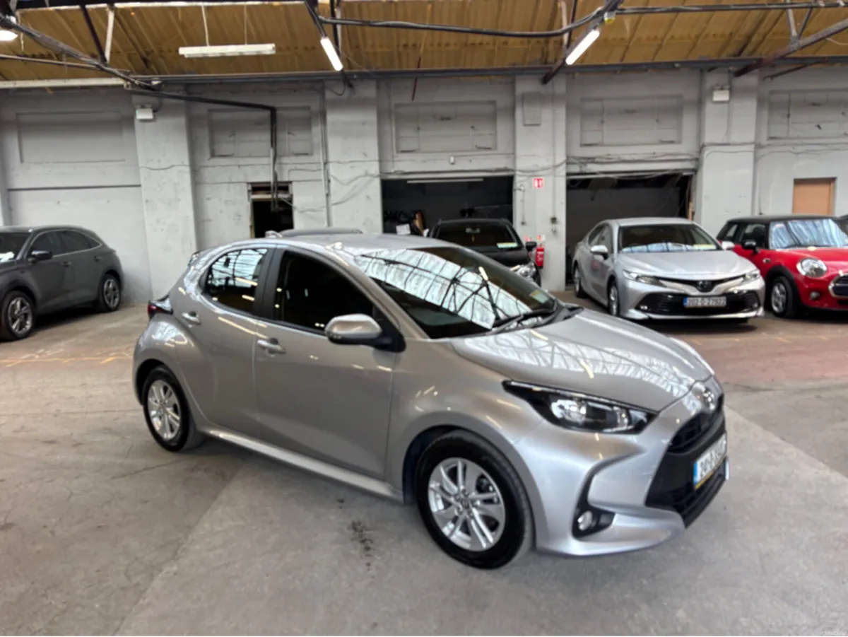 Toyota Yaris 1.5 LUNA 4DR - Image 1