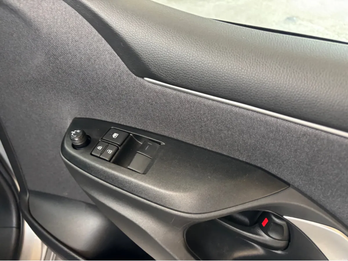 Toyota Yaris 1.5 LUNA 4DR - Image 2