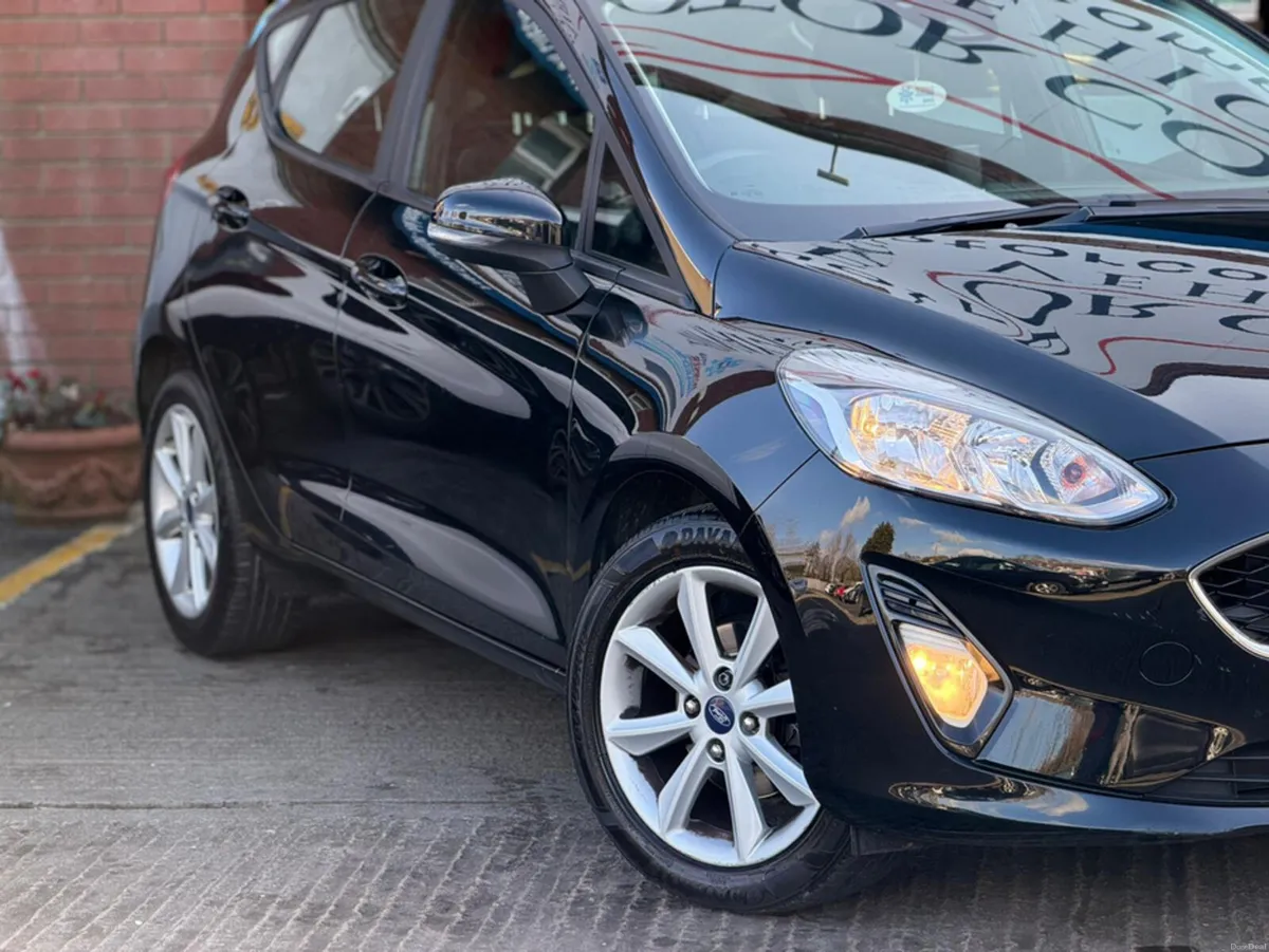 Ford Fiesta 1.1 ZETEC - SERVICE HIST / NEW NCT - Image 5