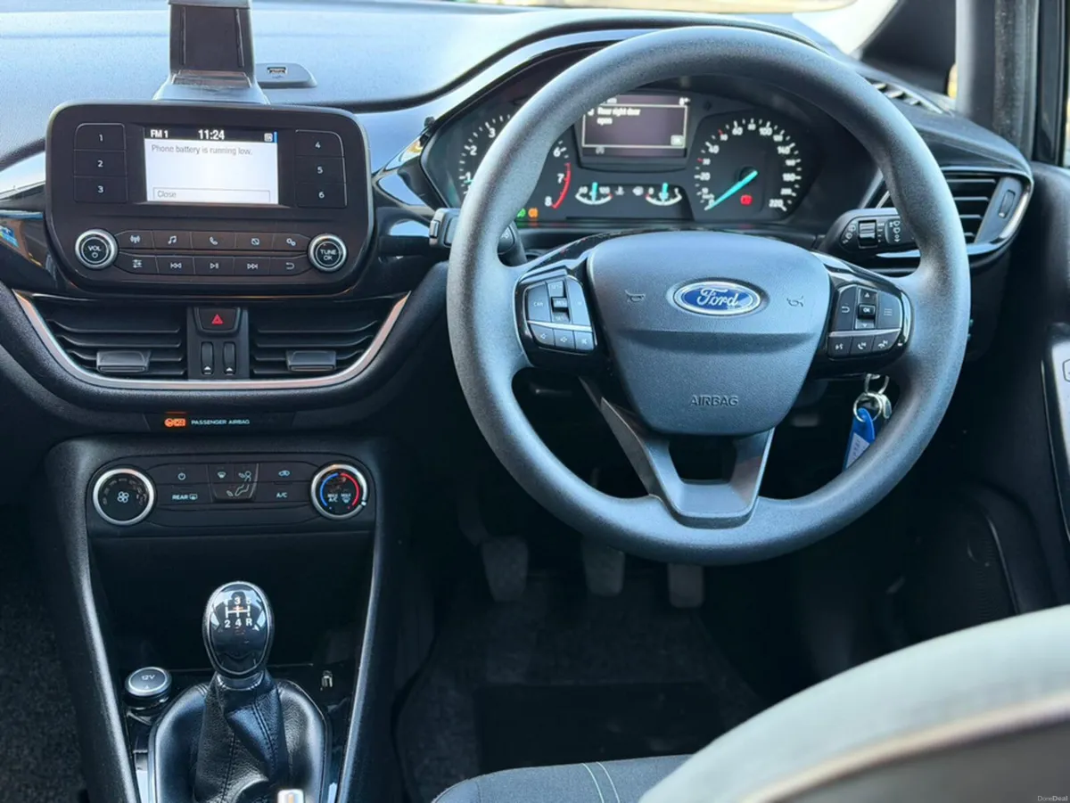 Ford Fiesta 1.1 ZETEC - SERVICE HIST / NEW NCT - Image 3