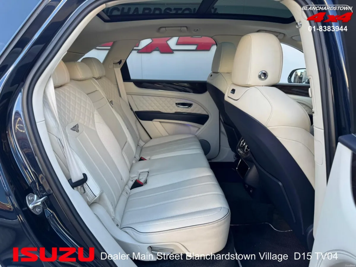 Bentley Bentayga V6 HYBRID AUTOMATIC - Image 6