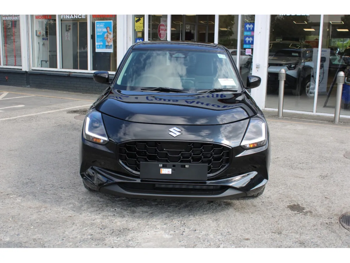Suzuki Swift 1.2 hybrid motion + 0% Finance & 10 y - Image 3