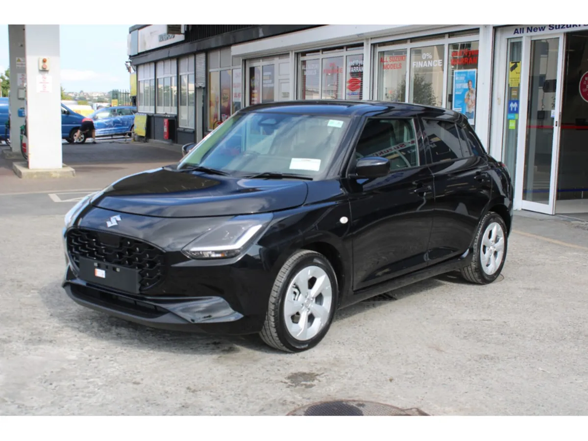 Suzuki Swift 1.2 hybrid motion + 0% Finance & 10 y - Image 4