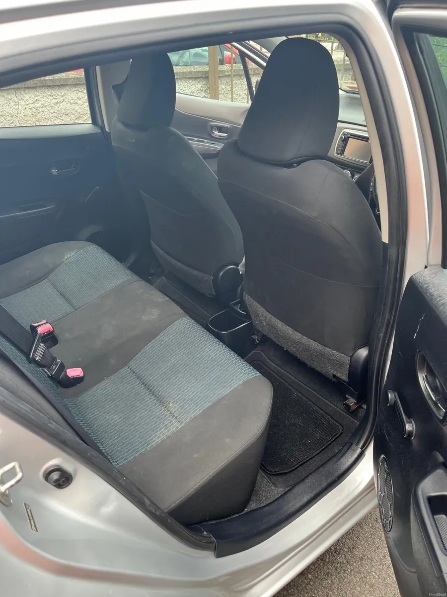 Toyota Yaris 2012 - Image 3