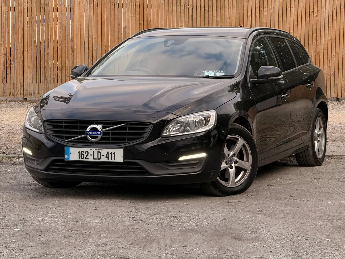 Volvo V60 D4 (190hp) SE 2016  2L Diesel Manual - Image 2