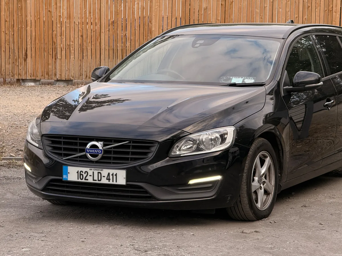 Volvo V60 D4 (190hp) SE 2016  2L Diesel Manual - Image 4