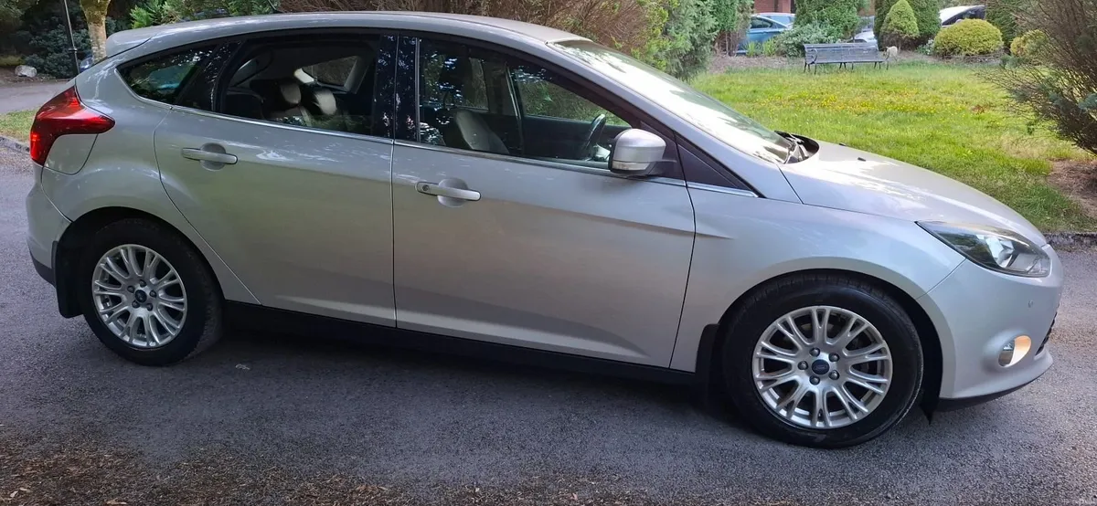 13 Ford Focus,  TITANIUM ,  NCT 1/27 - Image 4