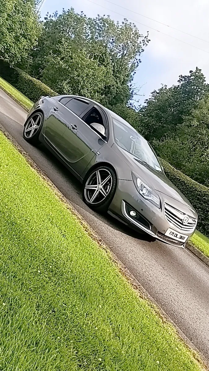 2017 Vauxhall Insignia - Image 1