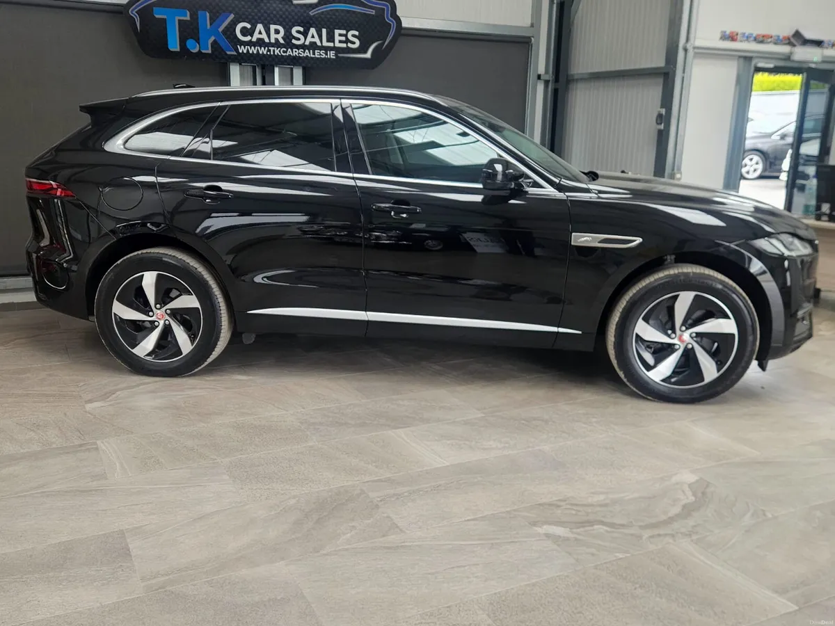 221 JAGUAR F-PACE S EDITION PLUG IN HYBRID - Image 4