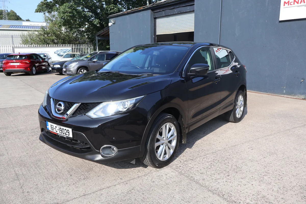 Nissan Qashqai Huge Spec FSH 12 Months NCT! - Image 5