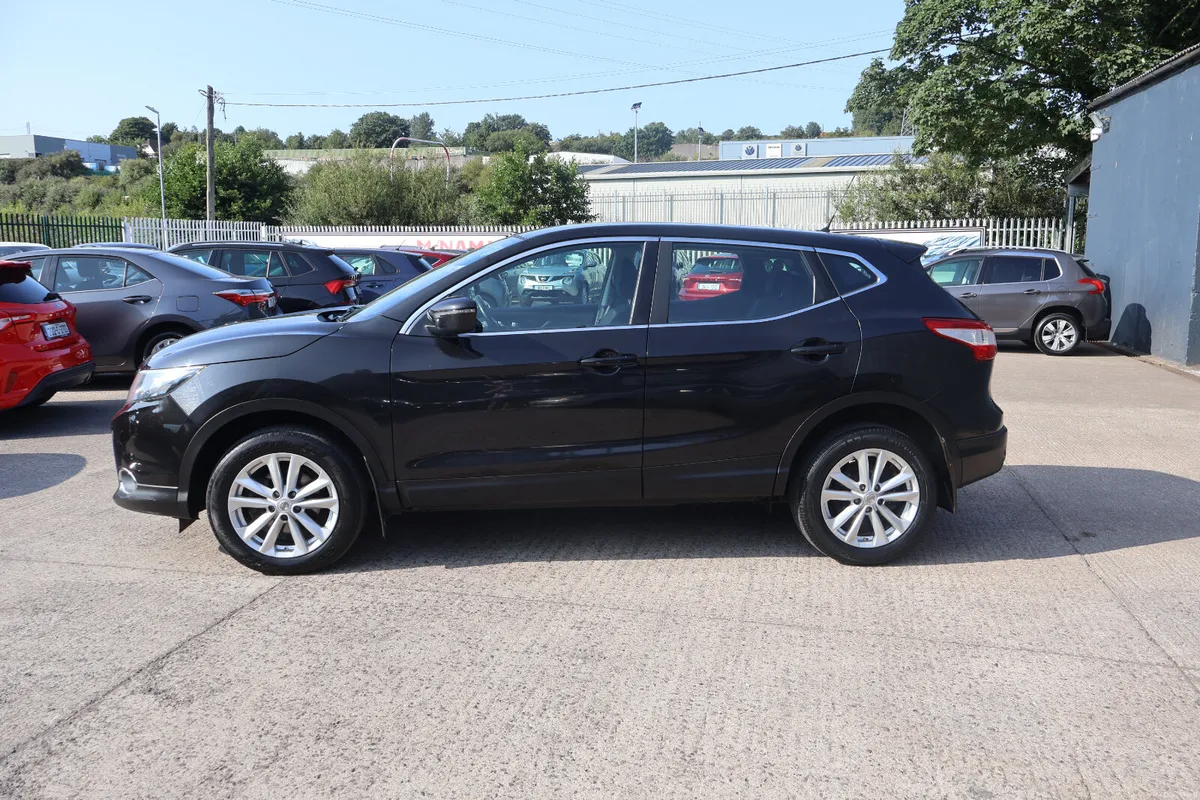 Nissan Qashqai Huge Spec FSH 12 Months NCT! - Image 6