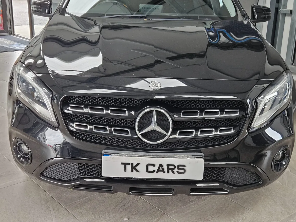19 MERCEDES-BENZ GLA URBAN PETROL - Image 5