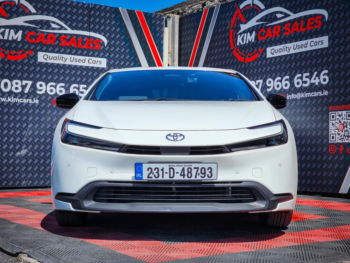 2023 Toyota Prius - Image 5