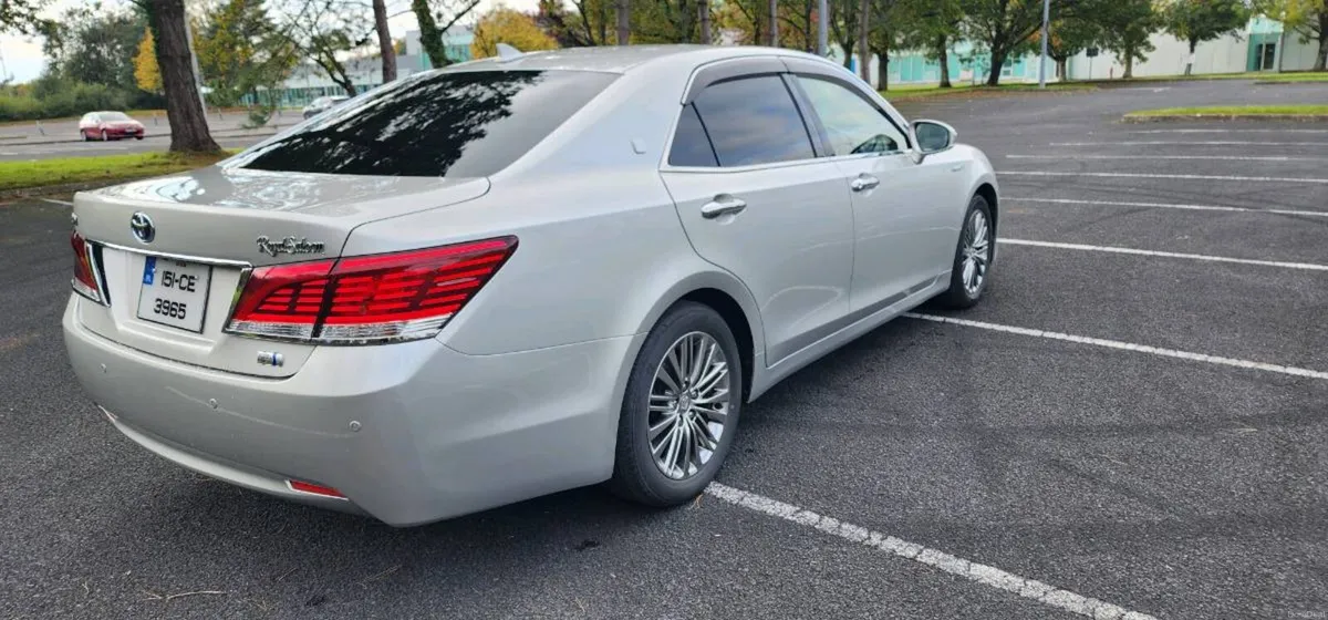 Toyota Crown 2015 Hybrid 2.5 Petrol Android Auto - Image 2