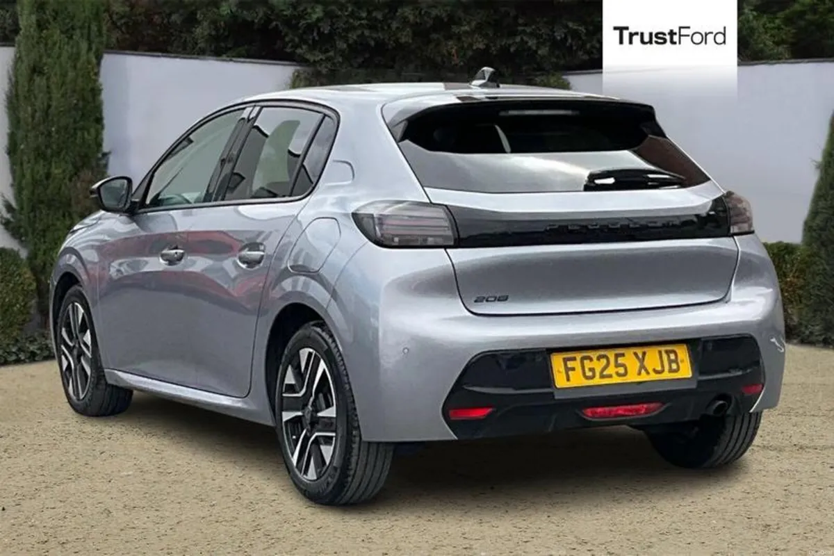 Peugeot 208 Allure - Image 2