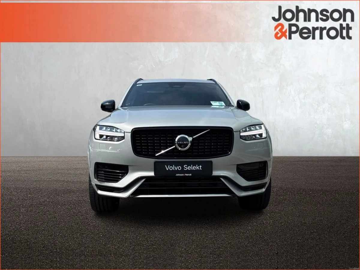 Volvo XC90 T8 PHEV AWD Plus Dark  (Four Year Volvo - Image 4