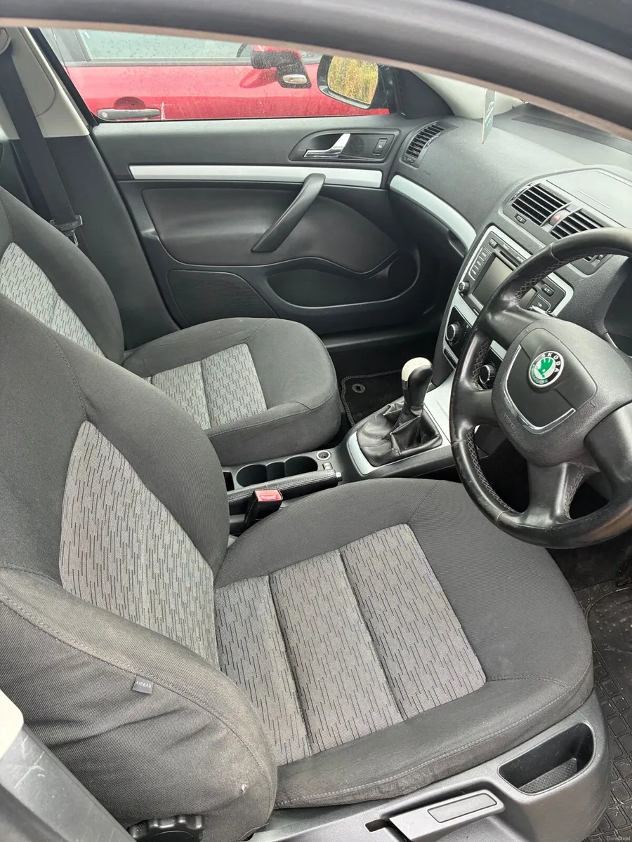 Skoda Octavia 2010 - Image 4