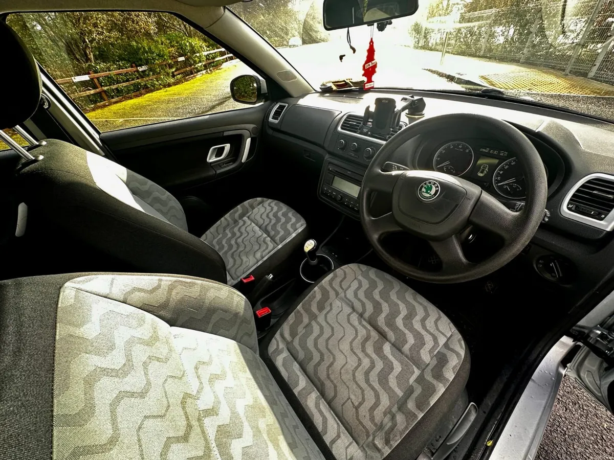 Skoda Fabia 2010 - Image 5