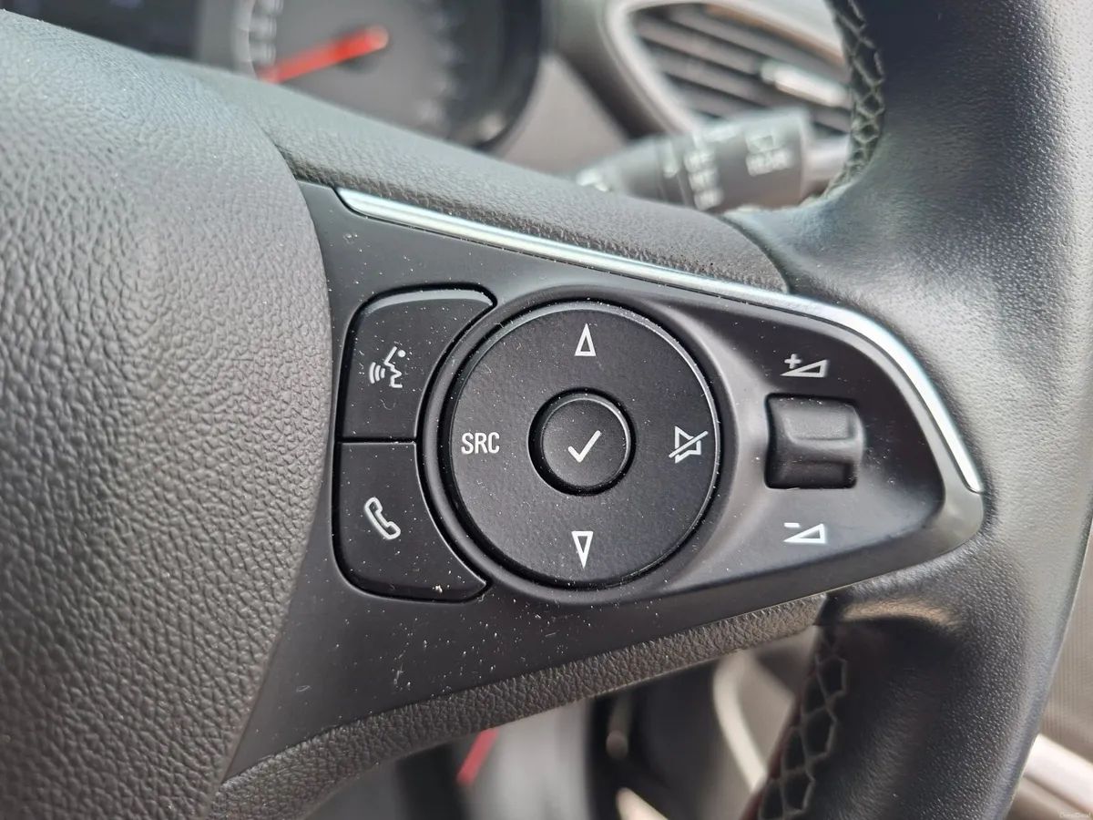 Opel Crossland X 2019 - Image 2