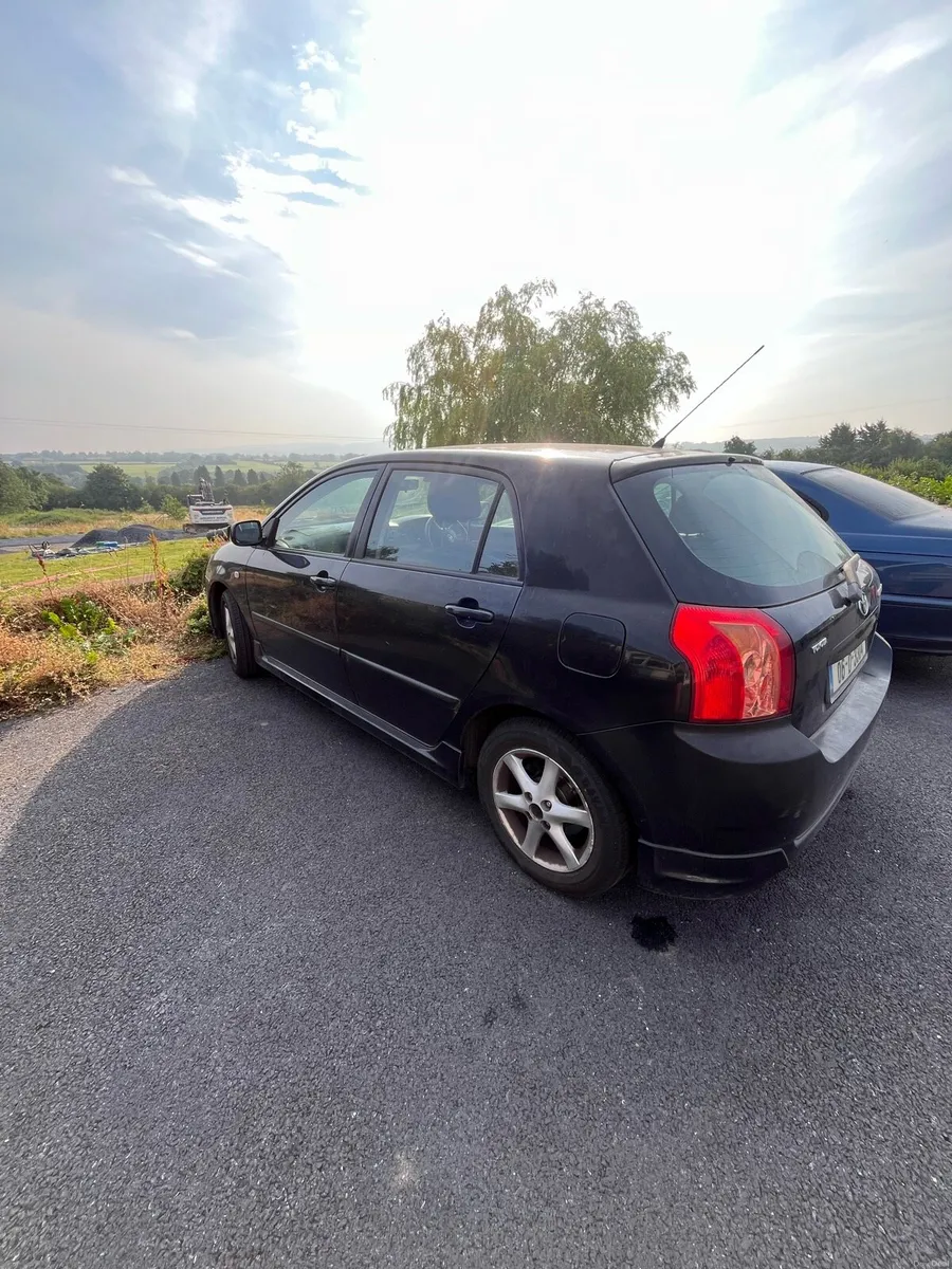 Toyota Corolla - Image 2