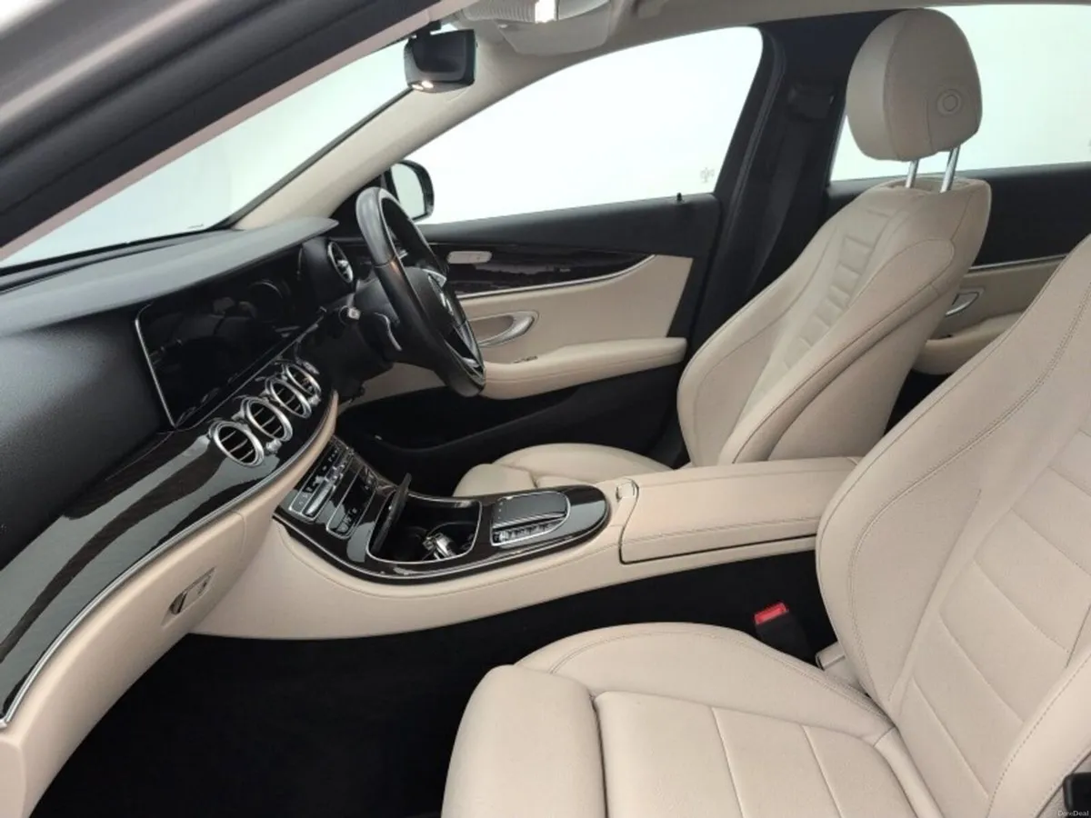Mercedes-Benz E-Class D AUTO *LEATHER INTERIOR*HEA - Image 4