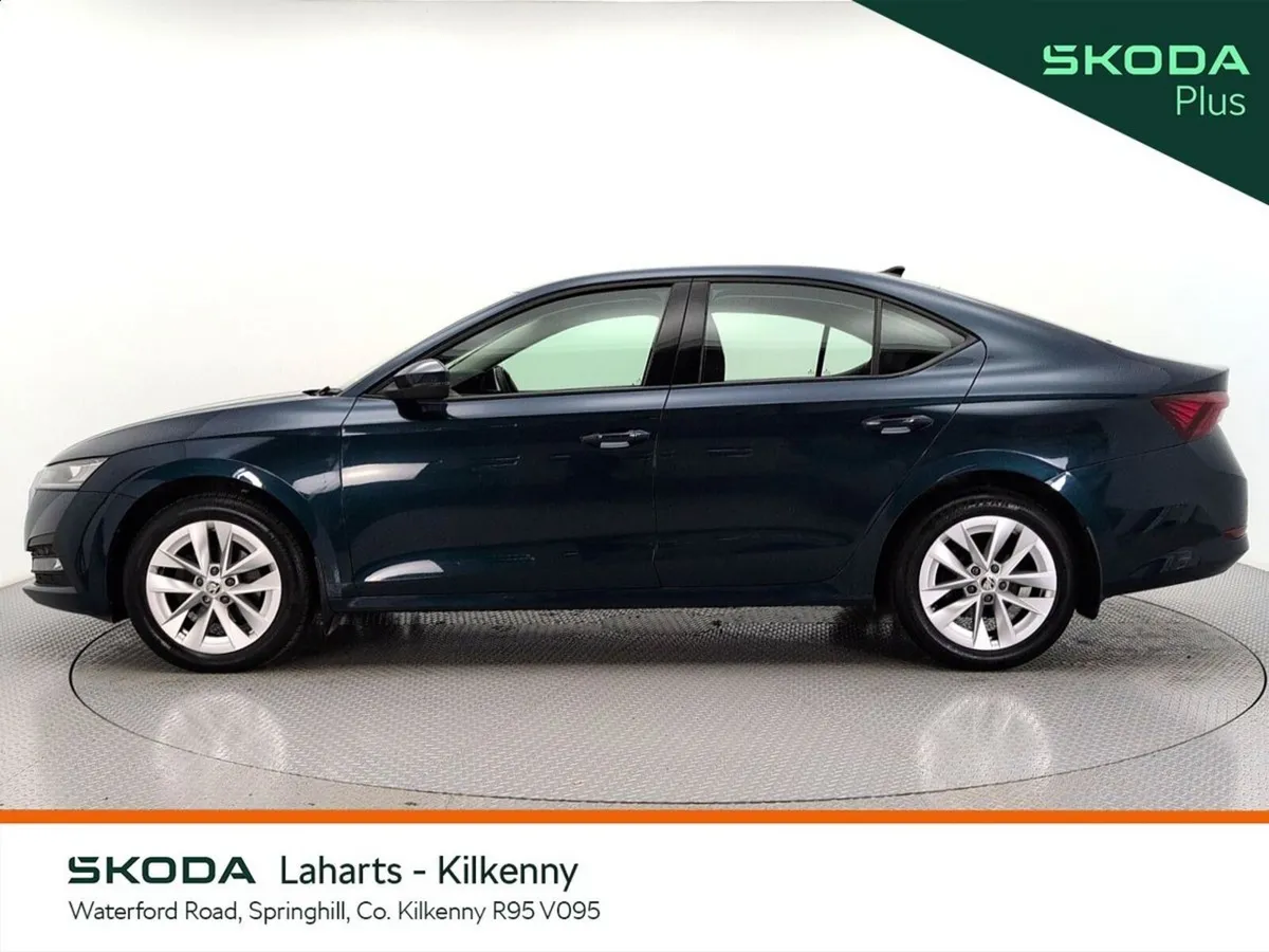 Skoda Octavia AMBITION 2.0TDI 115HP *REAR CAMERA*K - Image 6