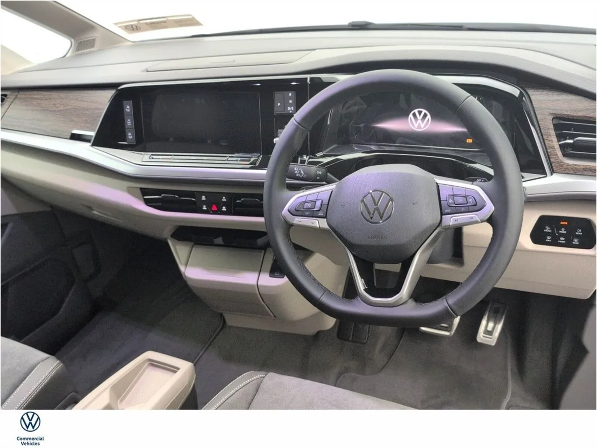 Volkswagen Multivan LWB STYLE PHEV 240HP AUTO 4MOT - Image 4