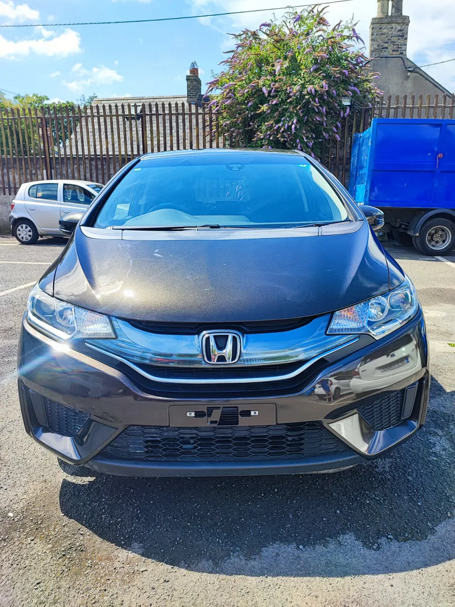 2015 Honda Fit Hybrid (Low Mileage) - Image 2