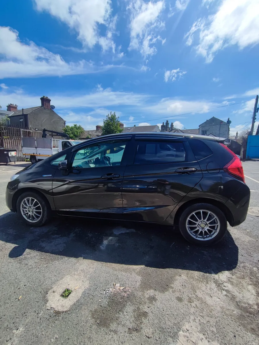2015 Honda Fit Hybrid (Low Mileage) - Image 4