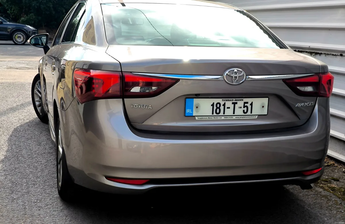 TOYOTA AVENSIS LUNA 2018 - Image 4
