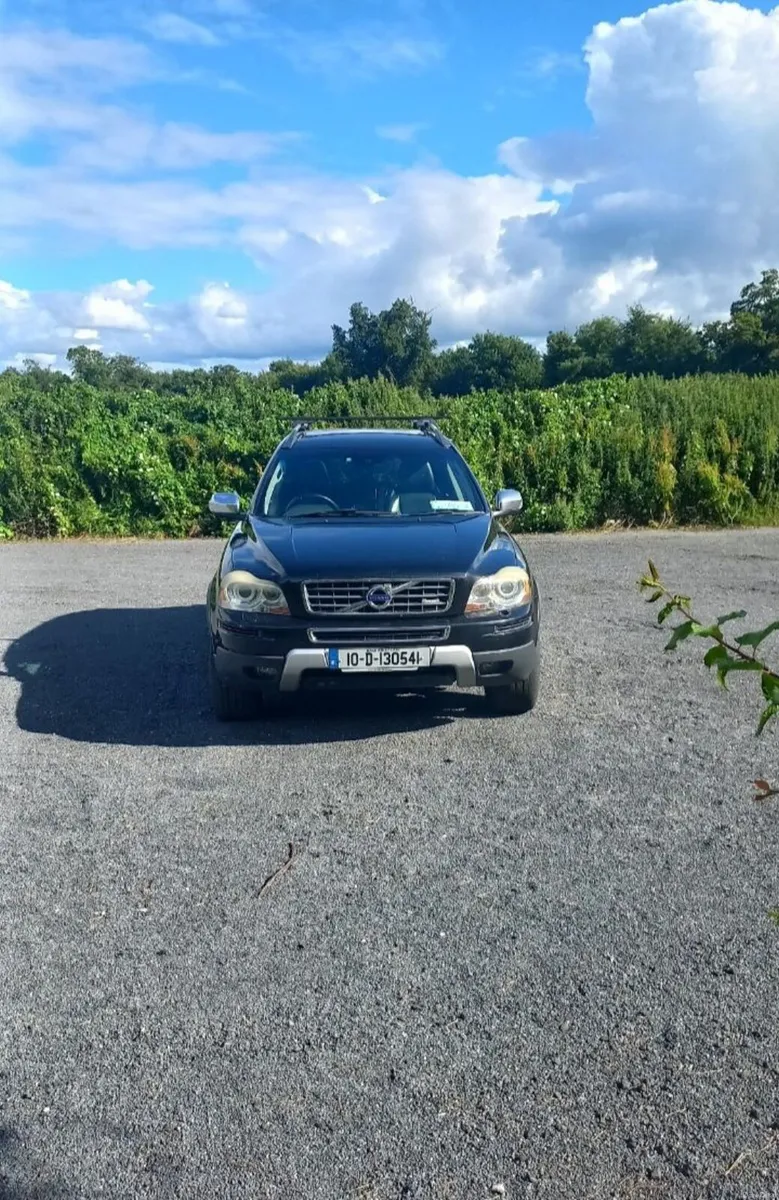 Volvo XC90 2010 - Image 1