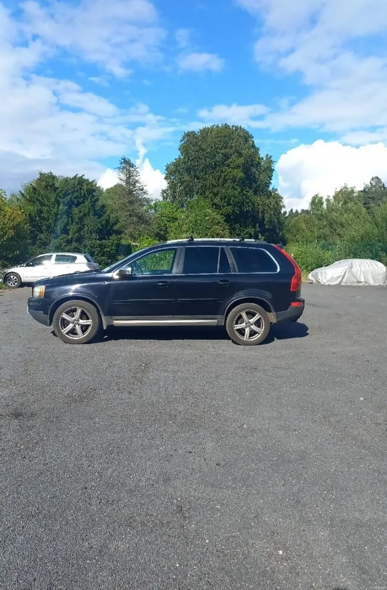 Volvo XC90 2010 - Image 2