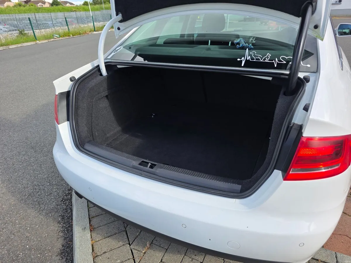 Audi A4 2010 White - Image 5