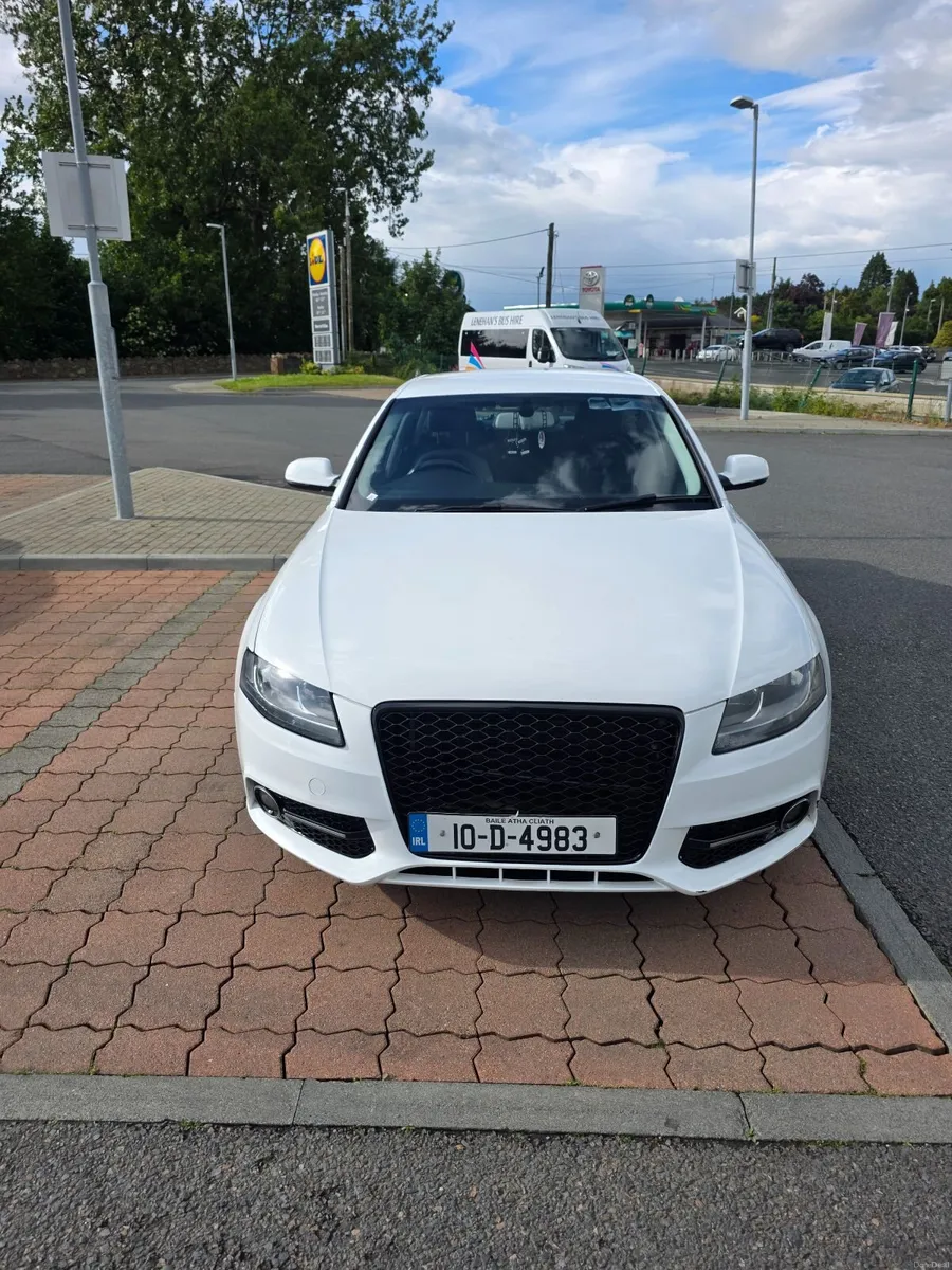 Audi A4 2010 White - Image 1