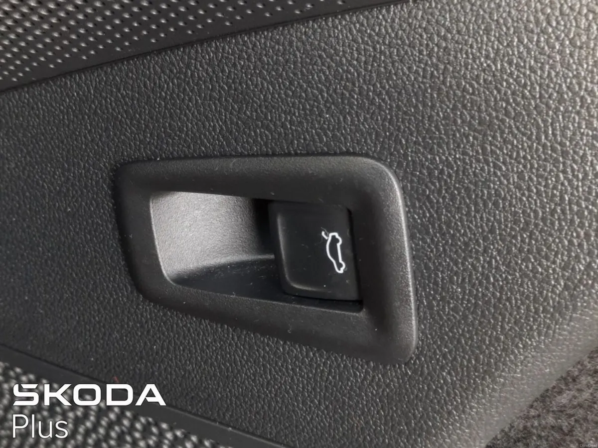 Skoda Kodiaq **LEATHER SEATS**SUNROOF**20" WHEELS* - Image 6