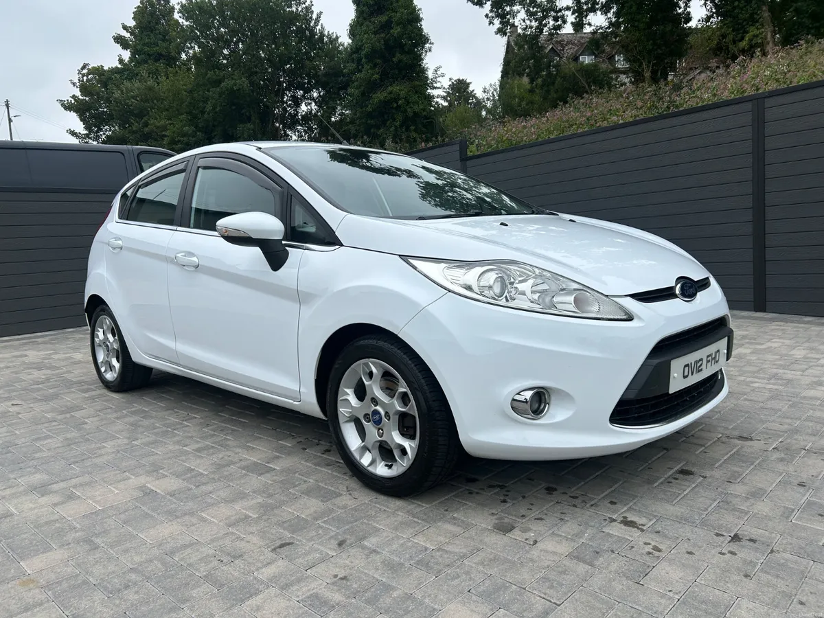 2012 FORD FIESTA ZETEC 1.2 PETROL GREAT CAR - Image 1