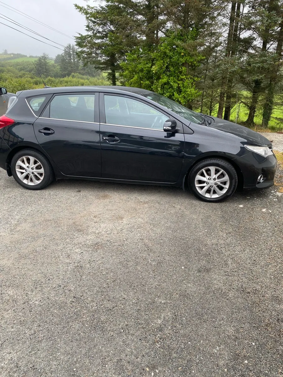 Toyota auris - Image 1