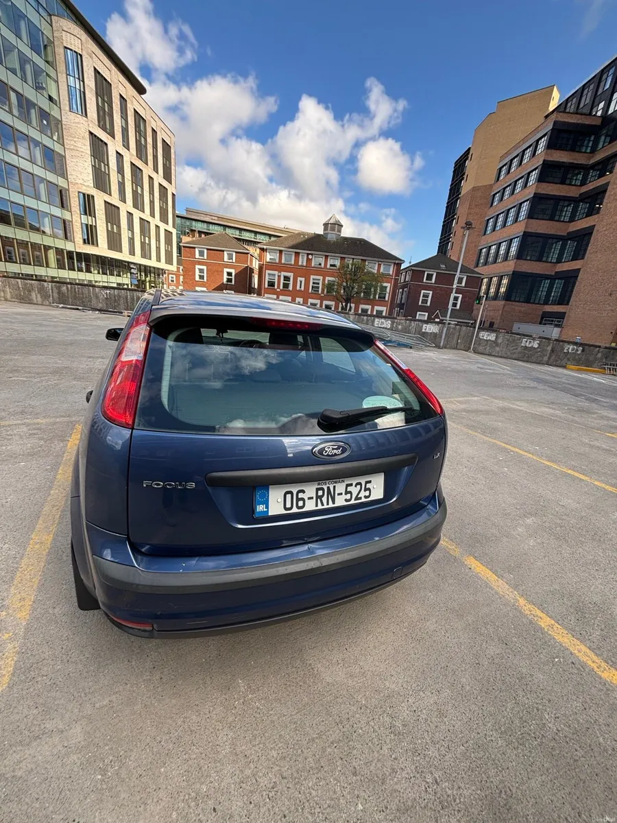 Ford Focus Lx - Image 4